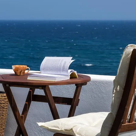 Semesterbostad Peaceful Seafront Retreat In Santorini -sonus Mare *