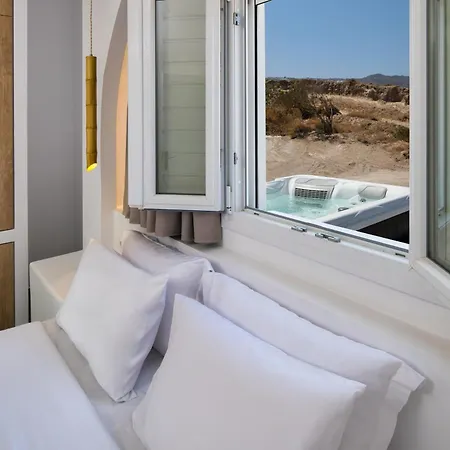Peaceful Seafront Retreat In Santorini -sonus Mare Vourvoúlos