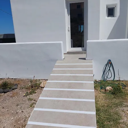 Semesterbostad Peaceful Seafront Retreat In Santorini -sonus Mare *